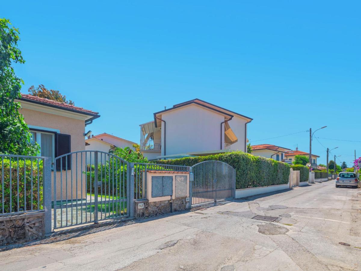 Holiday Home Francesca By Interhome مارينا دي بييتراسانْت المظهر الخارجي الصورة
